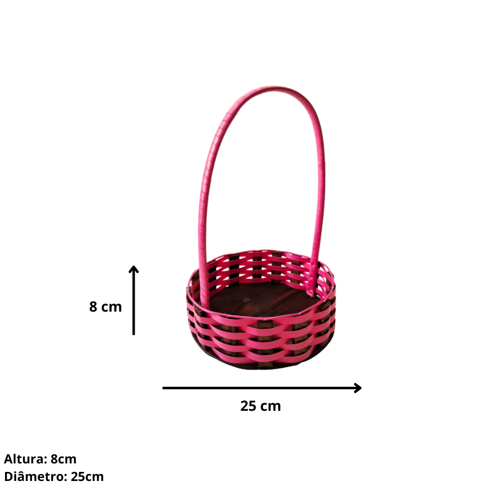 Cesta redonda de madeira de pinus e fibra sintética.